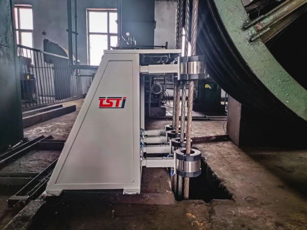 揪心！撫順一金礦發(fā)生罐籠鋼絲繩斷裂！3死1傷！